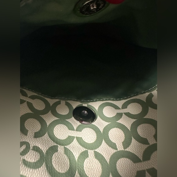Coach Green and Tan Signature Shoulder Bag - Picture 9 of 15